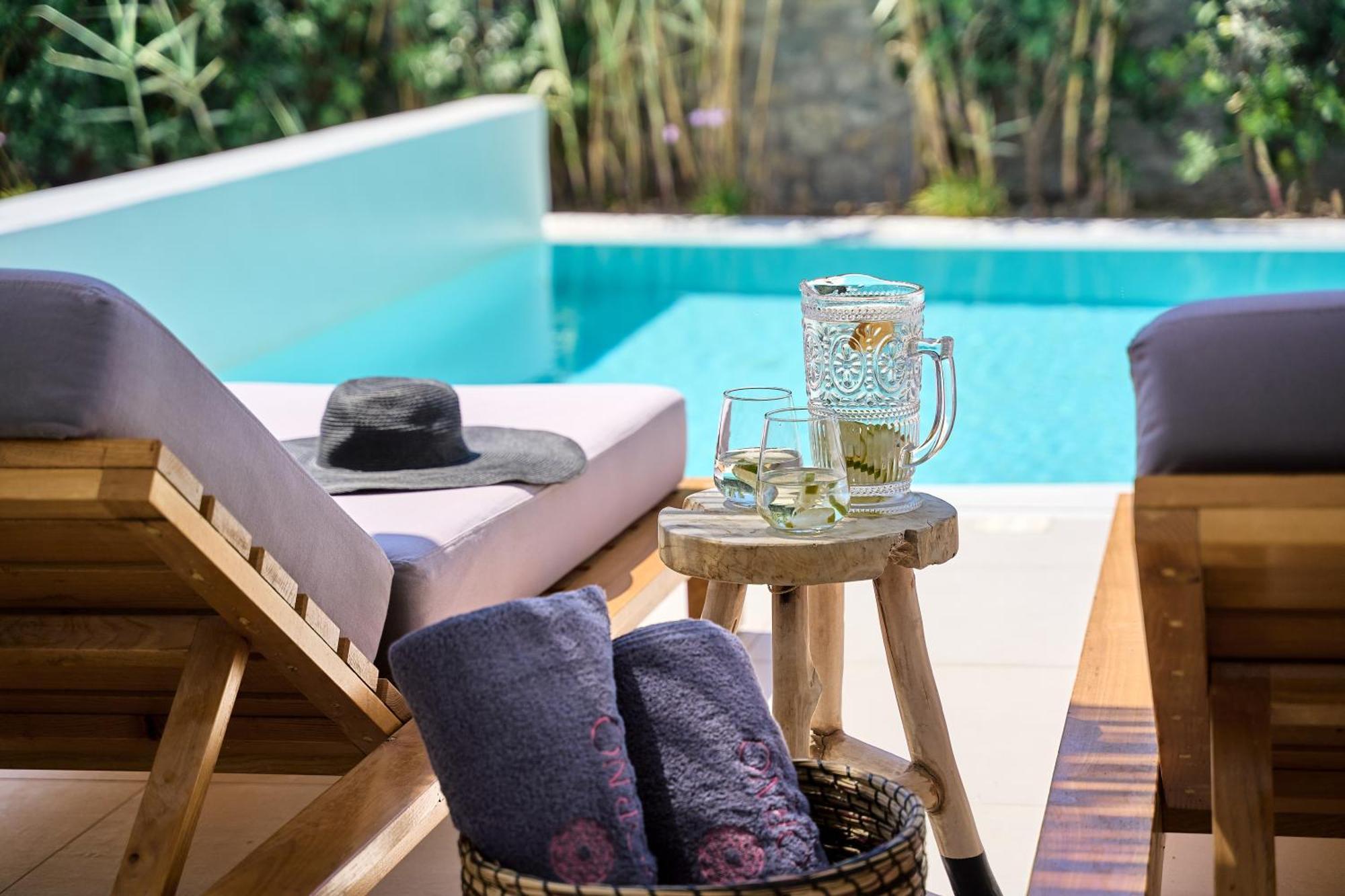 Adorno Beach Hotel And Suites Ornos  Zimmer foto