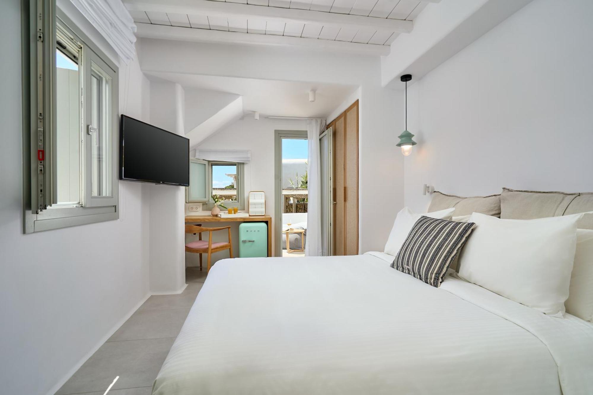 Adorno Beach Hotel And Suites Ornos  Zimmer foto