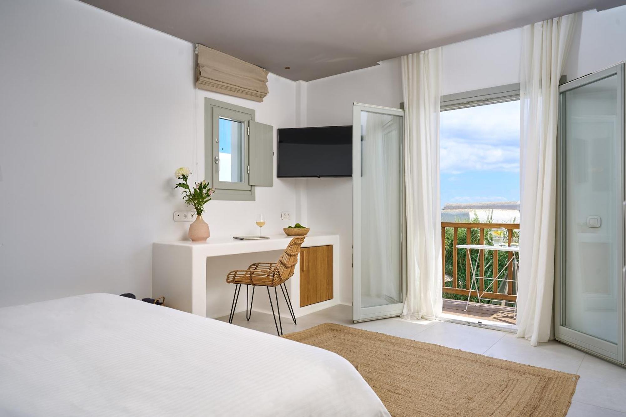 Adorno Beach Hotel And Suites Ornos  Zimmer foto