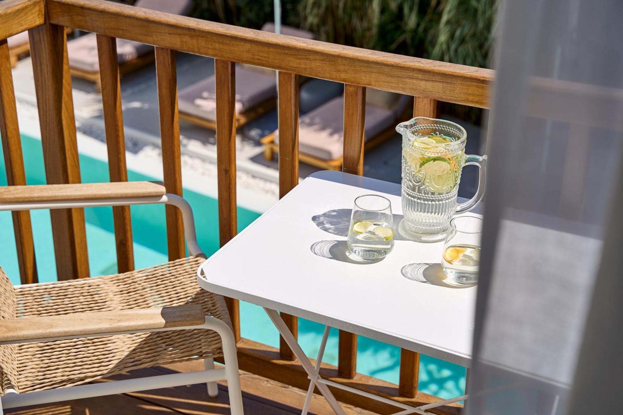 Adorno Beach Hotel And Suites Ornos  Zimmer foto