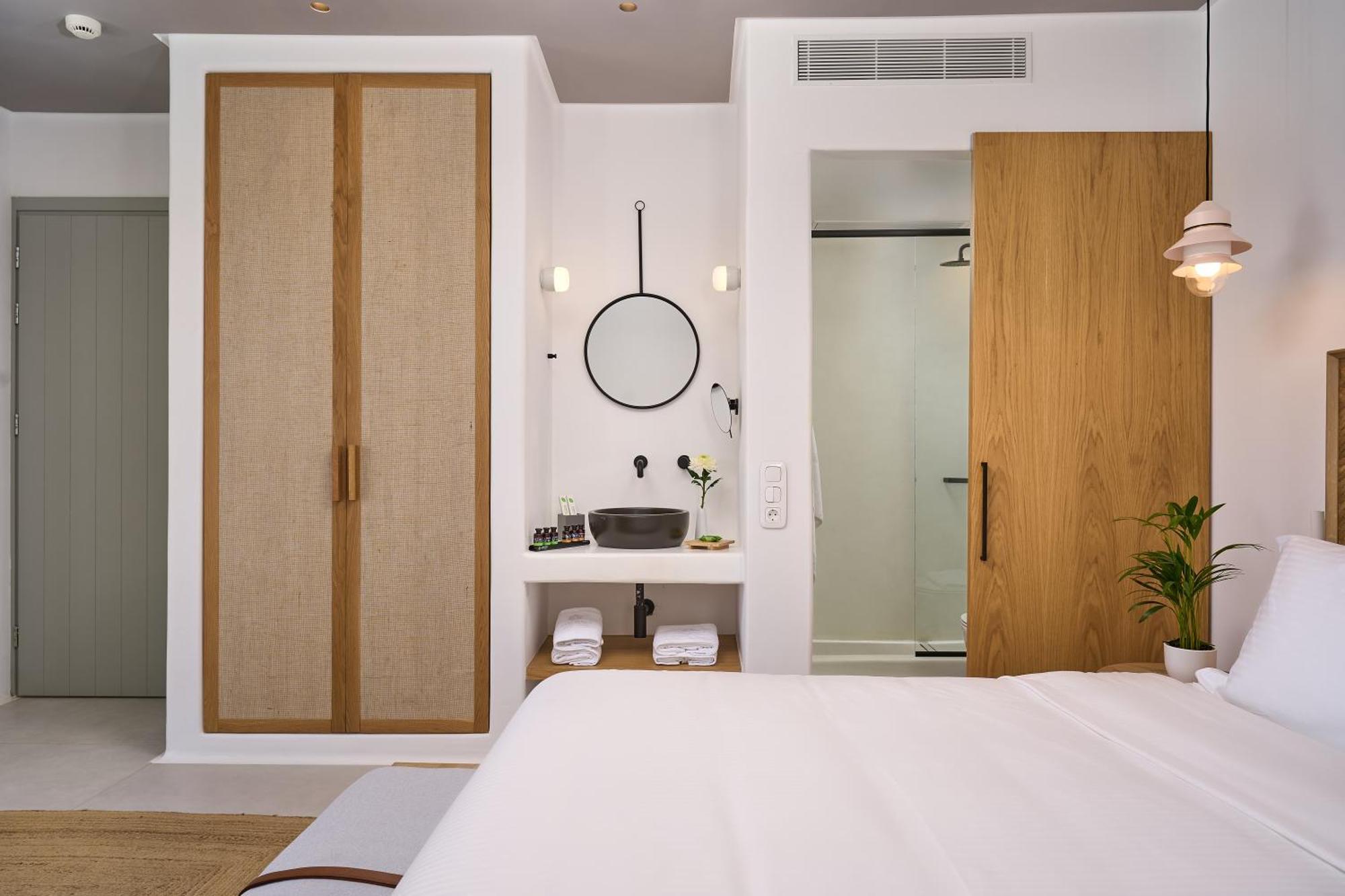 Adorno Beach Hotel And Suites Ornos  Zimmer foto